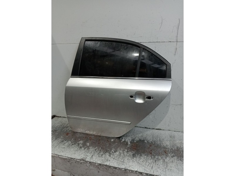 Recambio de puerta trasera izquierda para hyundai sonata v (nf) 2.0 crdi referencia OEM IAM  4P 