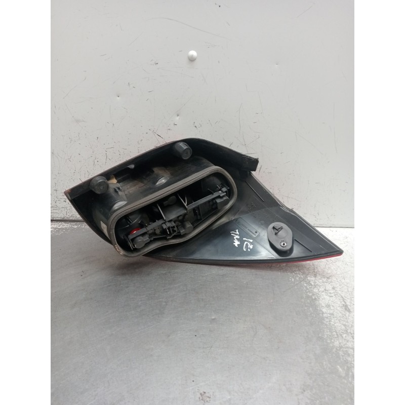 Recambio de piloto trasero izquierdo para renault laguna ii grandtour (kg0/1_) 1.9 dci (kg0g) referencia OEM IAM   