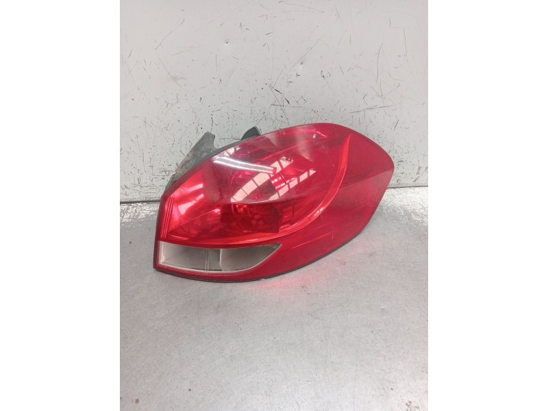 Recambio de piloto trasero derecho para renault clio grandtour dynamique referencia OEM IAM   