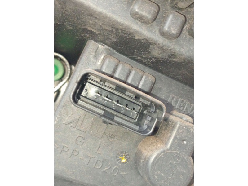 Recambio de piloto trasero izquierdo para renault clio grandtour dynamique referencia OEM IAM 8200586843 20240999 