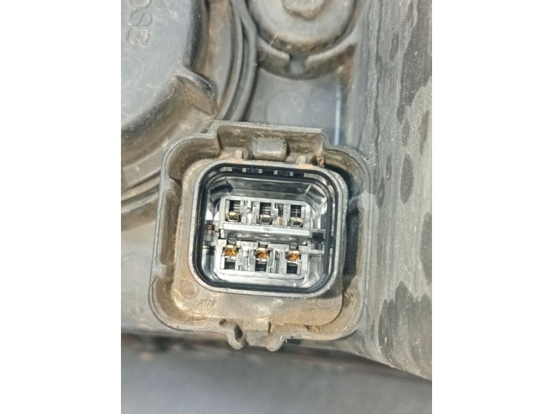 Recambio de faro derecho para ssangyong kyron 2.0 xdi 4x4 referencia OEM IAM   