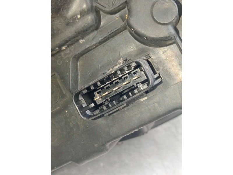 Recambio de faro izquierdo para renault clio grandtour dynamique referencia OEM IAM 8200892493  