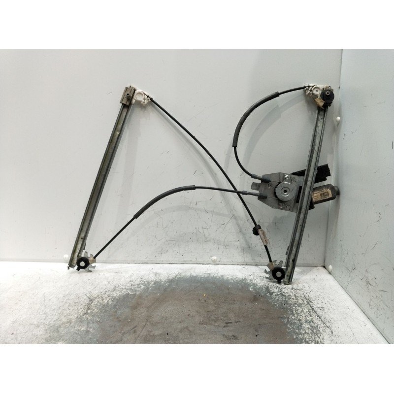 Recambio de elevalunas delantero izquierdo para renault laguna ii (bg0/1_) 2.2 dci (bg0f) referencia OEM IAM 4004620 5P 