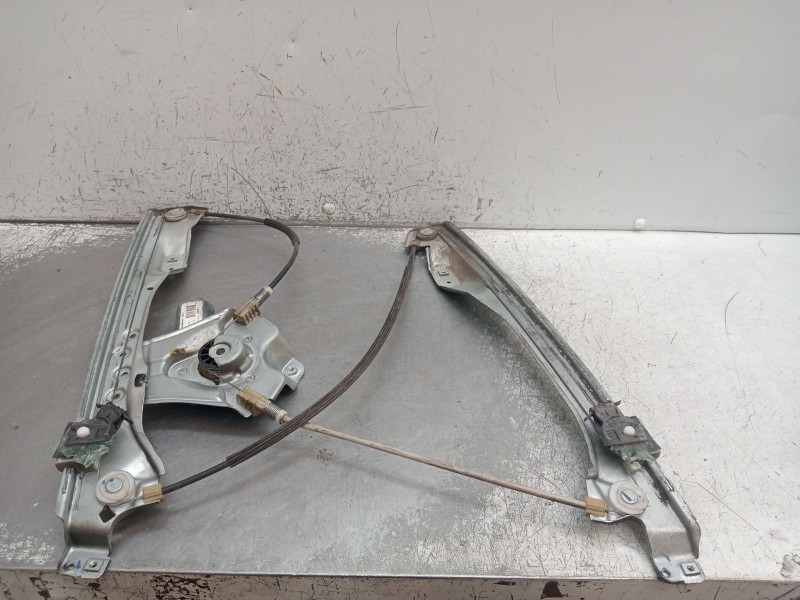 Recambio de elevalunas delantero derecho para renault clio grandtour dynamique referencia OEM IAM 8200291147 5P 981283103