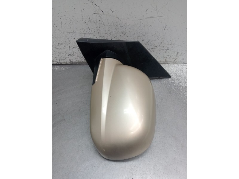 Recambio de retrovisor izquierdo para ssangyong kyron 2.0 xdi 4x4 referencia OEM IAM ELÉCTRICO 1 ENCHUFE 7 PINES 