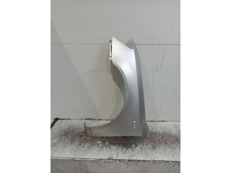 Recambio de aleta delantera izquierda para hyundai sonata v (nf) 2.0 crdi referencia OEM IAM   