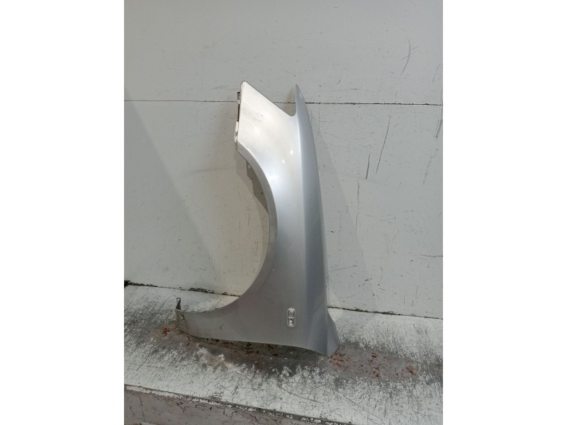 Recambio de aleta delantera izquierda para hyundai sonata v (nf) 2.0 crdi referencia OEM IAM   