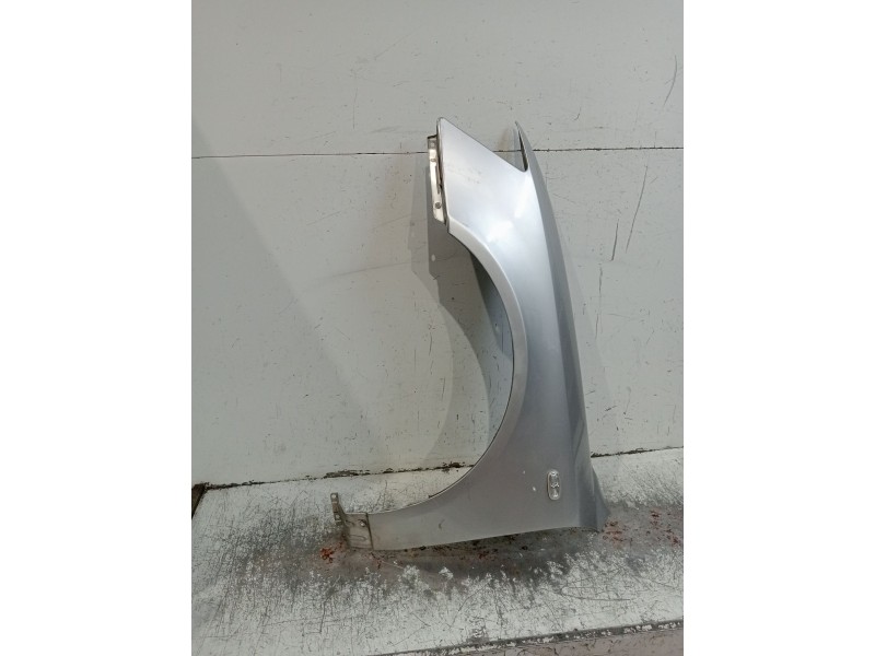 Recambio de aleta delantera izquierda para hyundai sonata v (nf) 2.0 crdi referencia OEM IAM   