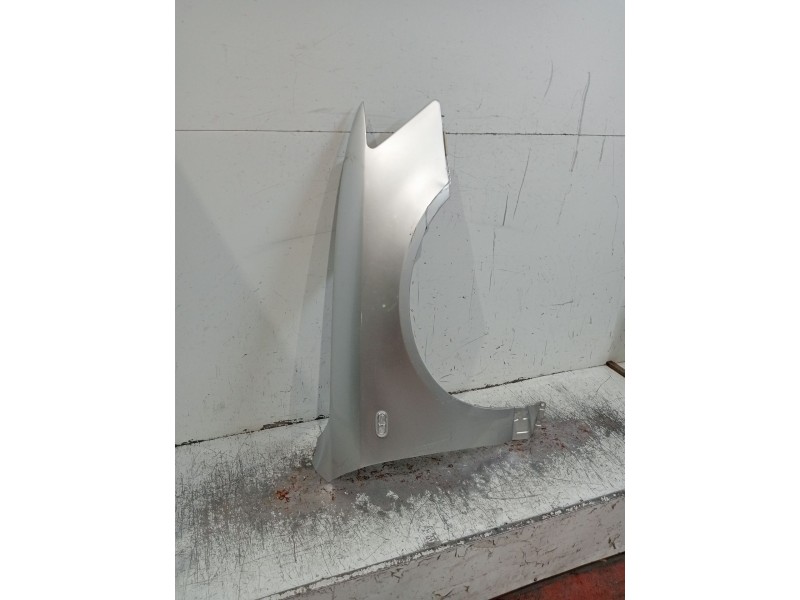 Recambio de aleta delantera derecha para hyundai sonata v (nf) 2.0 crdi referencia OEM IAM   