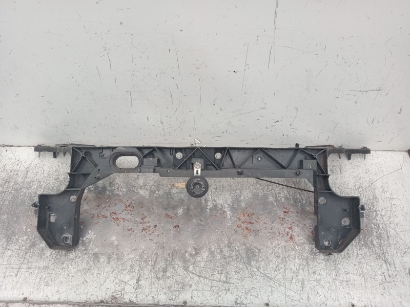 Recambio de panel frontal para renault clio grandtour dynamique referencia OEM IAM 8200290143  