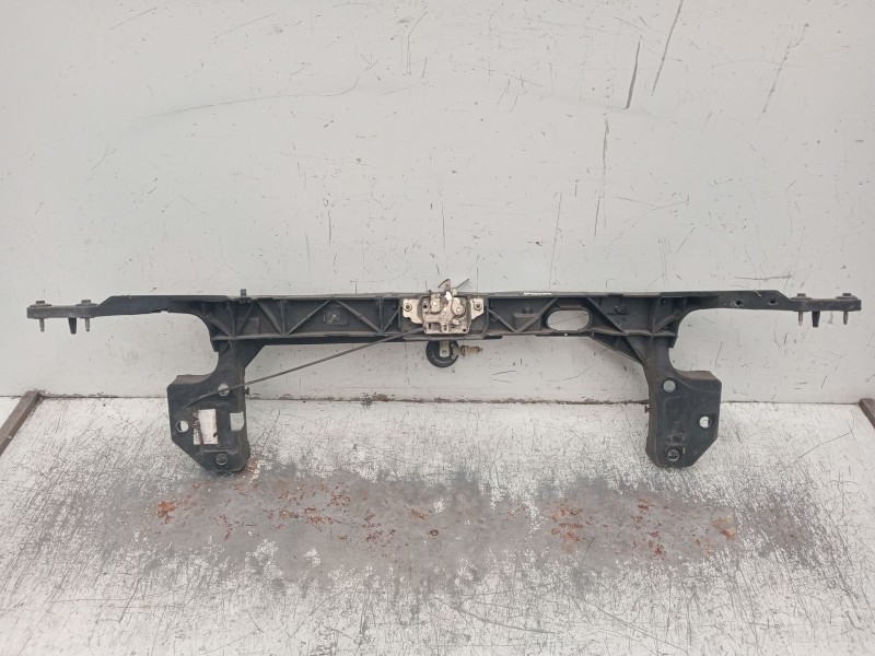 Recambio de panel frontal para renault clio grandtour dynamique referencia OEM IAM 8200290143  