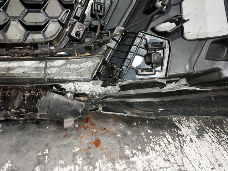 Recambio de paragolpes delantero para audi a1 sportback (gba) 30 tfsi referencia OEM IAM  OJO VER FOTOS PARAGOLPES CON MUCHOS DE