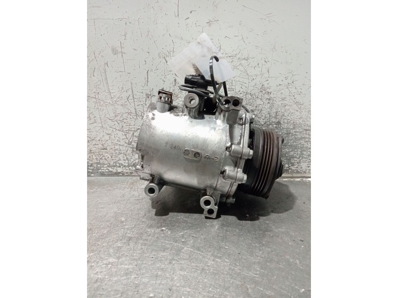 Recambio de compresor aire acondicionado para suzuki swift iii (mz, ez) 1.3 (rs 413) referencia OEM IAM 9520062JA0 AKC200A083A 