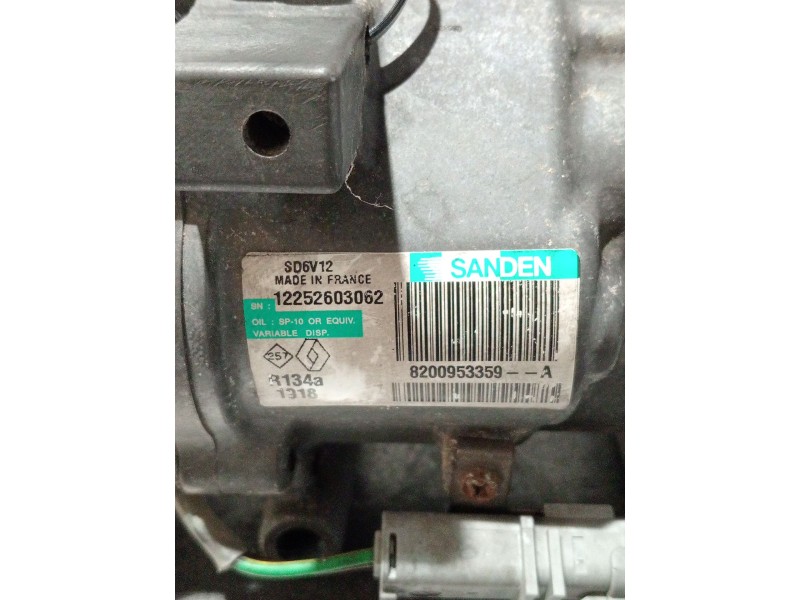 Recambio de compresor aire acondicionado para renault clio grandtour dynamique referencia OEM IAM 8200953359  
