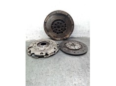 Recambio de kit embrague para opel astra j sedán 1.6 cdti (69) referencia OEM IAM 55574452 55574453 55574450