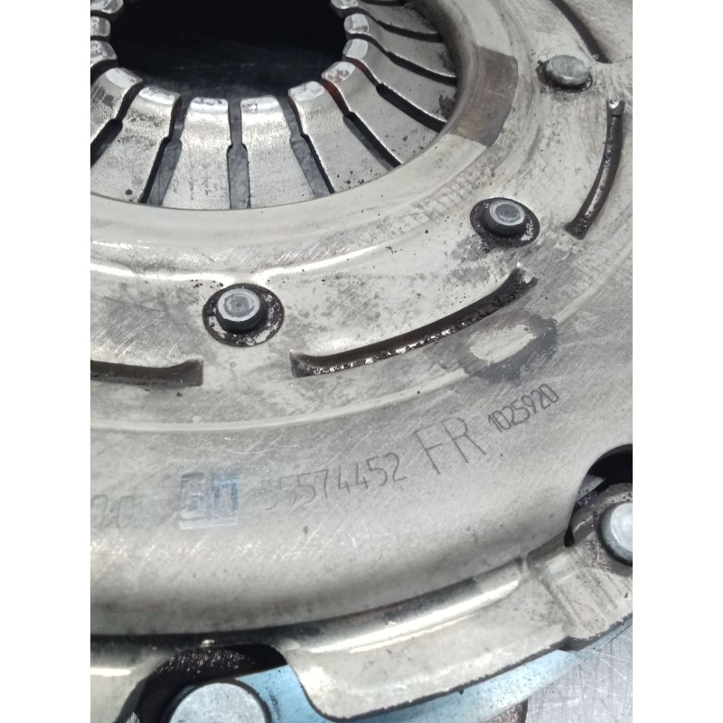 Recambio de kit embrague para opel astra j sedán 1.6 cdti (69) referencia OEM IAM 55574452 55574453 55574450