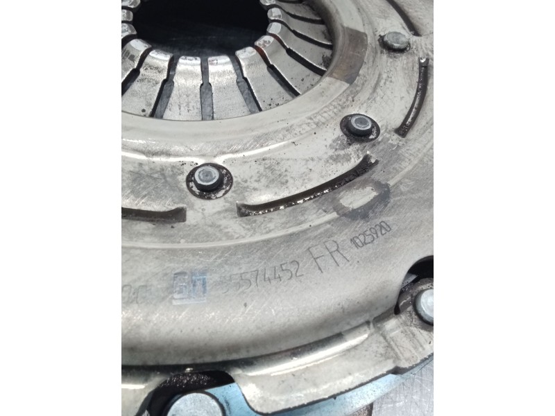 Recambio de kit embrague para opel astra j sedán 1.6 cdti (69) referencia OEM IAM 55574452 55574453 55574450