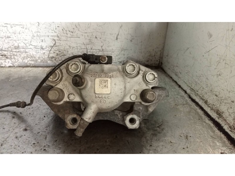 Recambio de pinza freno delantera derecha para mercedes clase e (w212) familiar 3.0 cdi cat referencia OEM IAM   