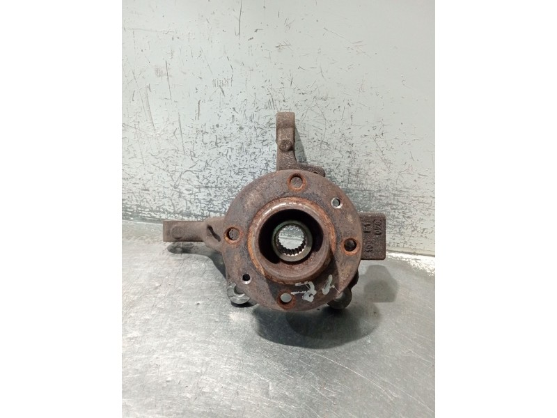 Recambio de mangueta delantera izquierda para renault clio grandtour dynamique referencia OEM IAM   