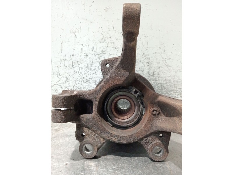 Recambio de mangueta delantera izquierda para renault clio grandtour dynamique referencia OEM IAM   