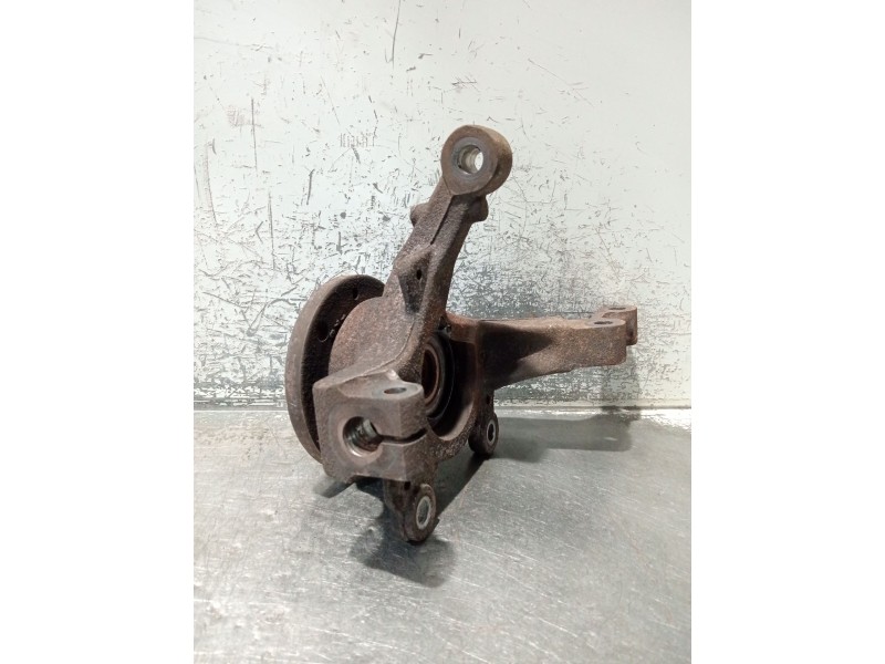 Recambio de mangueta delantera izquierda para renault clio grandtour dynamique referencia OEM IAM   