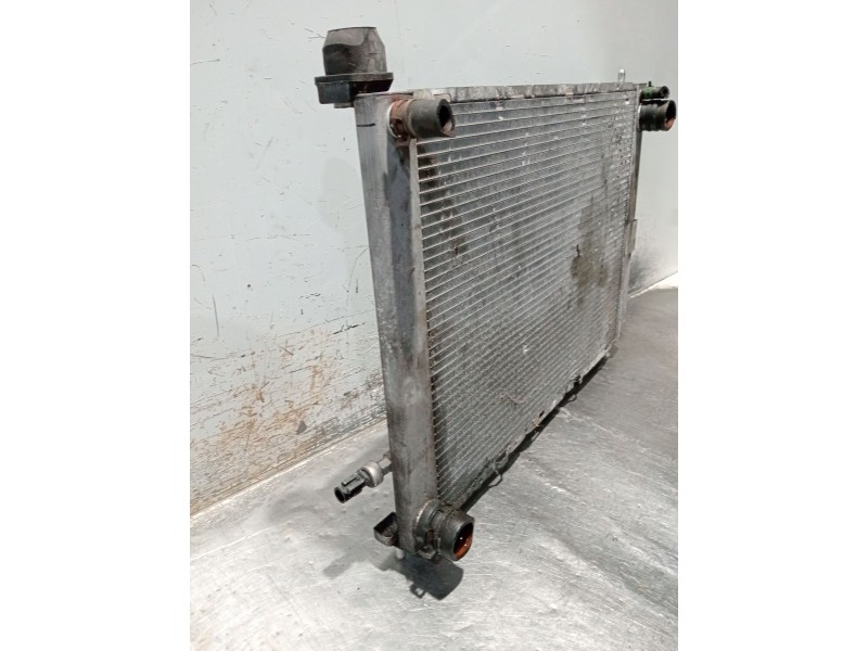 Recambio de radiador agua para renault clio grandtour dynamique referencia OEM IAM 8200688390  