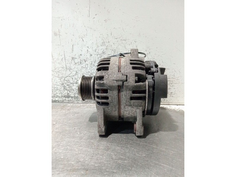 Recambio de alternador para renault clio grandtour dynamique referencia OEM IAM 8200660033 0124425071 
