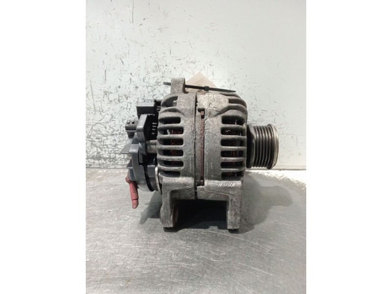 Recambio de alternador para renault clio grandtour dynamique referencia OEM IAM 8200660033 0124425071 