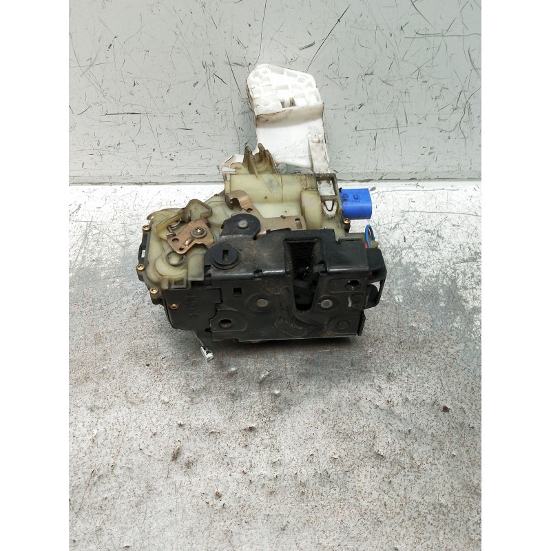 Recambio de motor cierre centralizado trasero izquierdo para seat cordoba (6l2) 1.9 tdi referencia OEM IAM 3B4839015AG 4P 