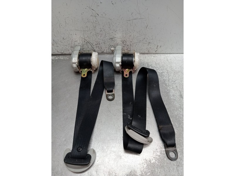 Recambio de juego cinturones delantero para toyota corolla verso (zer_, zze12_, r1_) 1.8 (znr11_) referencia OEM IAM   