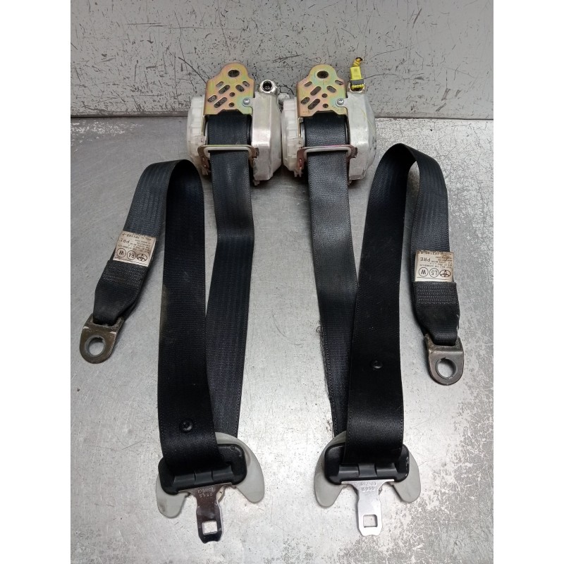 Recambio de juego cinturones delantero para toyota corolla verso (zer_, zze12_, r1_) 1.8 (znr11_) referencia OEM IAM   