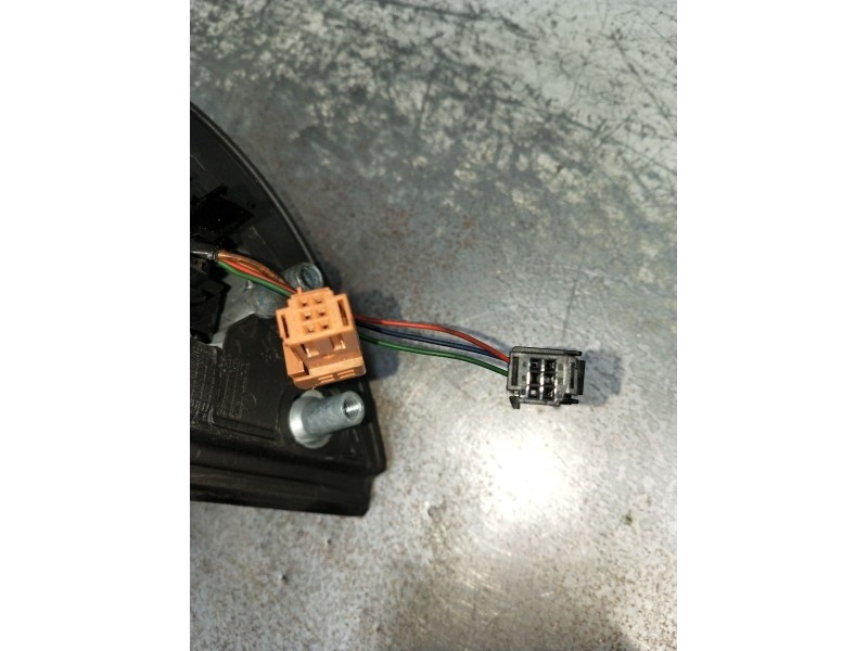 Recambio de retrovisor izquierdo para peugeot partner tepee 1.6 hdi referencia OEM IAM  ELÉCTRICO 