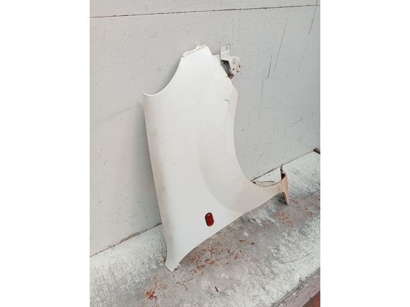 Recambio de aleta delantera derecha para renault kangoo express (fc0/1_) 1.9 dci 4x4 (fc0v) referencia OEM IAM   