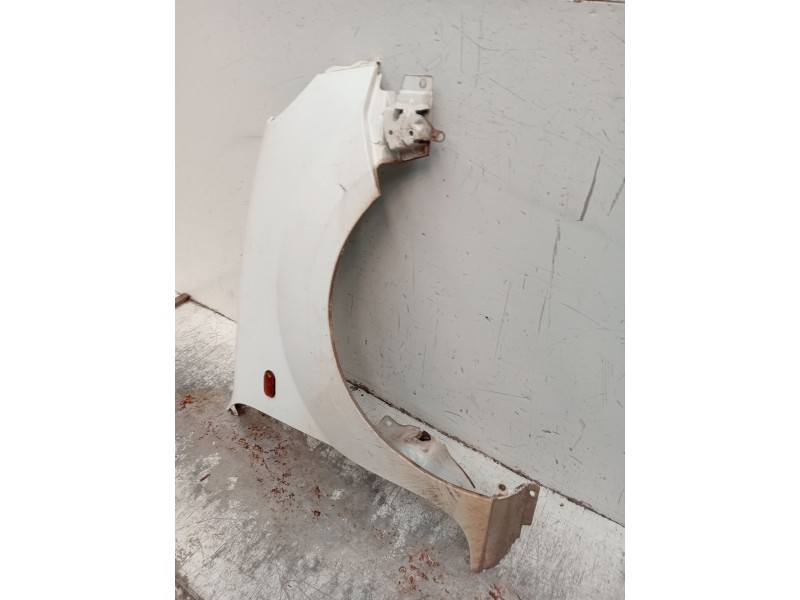 Recambio de aleta delantera derecha para renault kangoo express (fc0/1_) 1.9 dci 4x4 (fc0v) referencia OEM IAM   