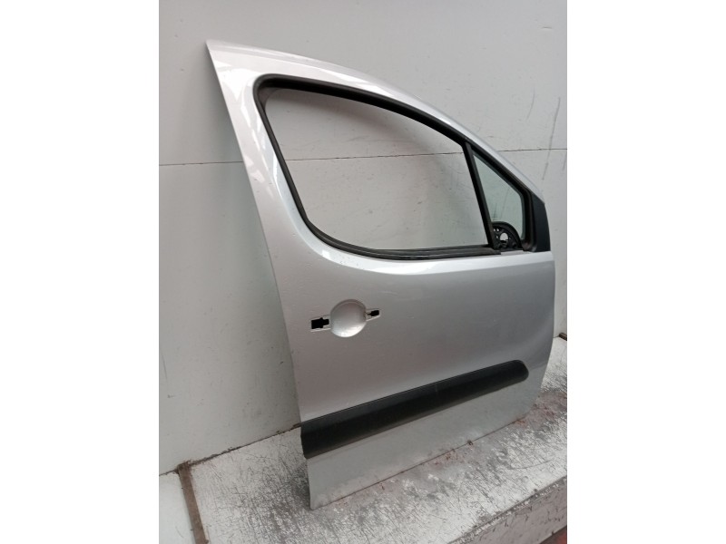 Recambio de puerta delantera derecha para peugeot partner tepee 1.6 hdi 90 referencia OEM IAM  5P 