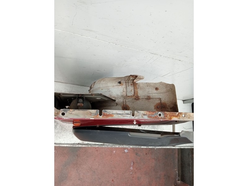 Recambio de aleta delantera izquierda para iveco massif single cab 3.0 hpi referencia OEM IAM   