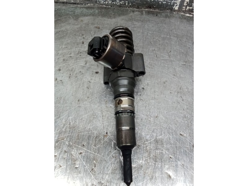Recambio de inyector para audi a4 b7 avant (8ed) 2.0 tdi 16v referencia OEM IAM 03G130073G 0414720404 BOSCH