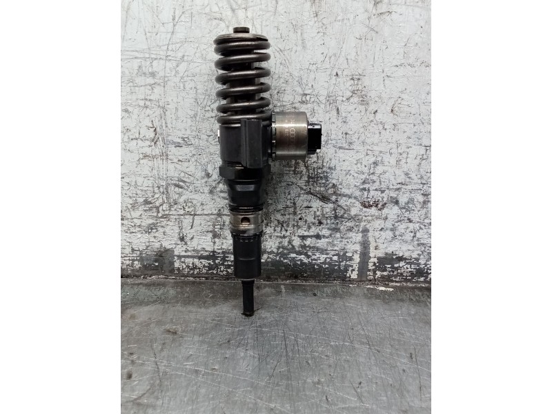 Recambio de inyector para audi a4 b7 avant (8ed) 2.0 tdi 16v referencia OEM IAM 03G130073G 0414720404 BOSCH