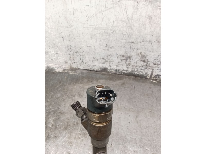 Recambio de inyector para hyundai sonata v (nf) 2.0 crdi referencia OEM IAM 3380027400 0445110258 BOSCH