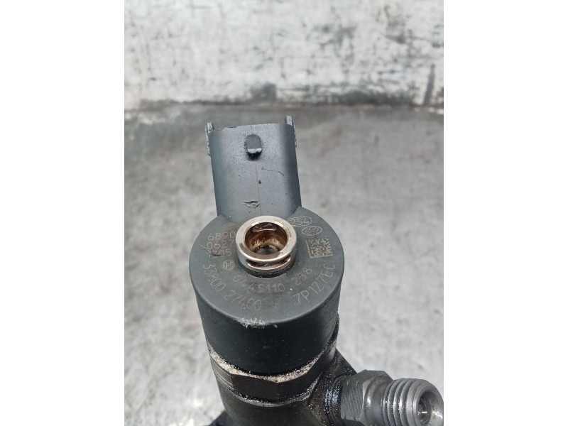 Recambio de inyector para hyundai sonata v (nf) 2.0 crdi referencia OEM IAM 3380027400 0445110258 BOSCH