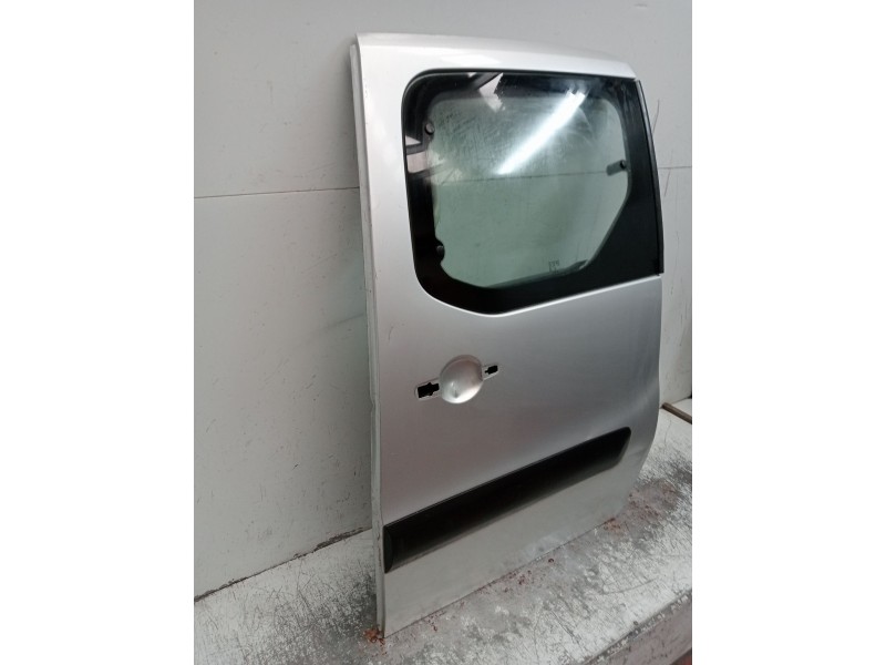 Recambio de puerta lateral corredera izquierda para peugeot partner tepee 1.6 hdi 90 referencia OEM IAM  5P 