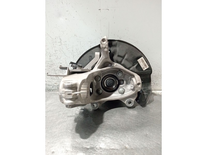 Recambio de mangueta delantera derecha para mercedes-benz cla shooting brake (x118) cla 200 d (118.612) referencia OEM IAM A2473