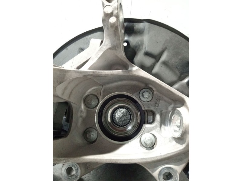 Recambio de mangueta delantera derecha para mercedes-benz cla shooting brake (x118) cla 200 d (118.612) referencia OEM IAM A2473