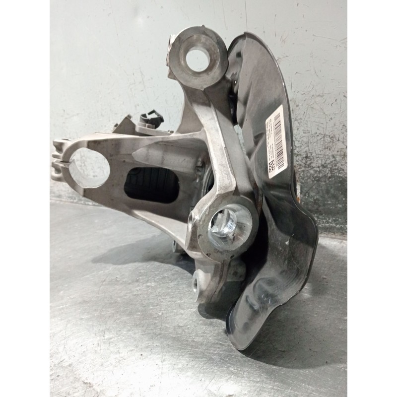 Recambio de mangueta delantera derecha para mercedes-benz cla shooting brake (x118) cla 200 d (118.612) referencia OEM IAM A2473