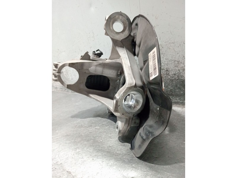 Recambio de mangueta delantera derecha para mercedes-benz cla shooting brake (x118) cla 200 d (118.612) referencia OEM IAM A2473