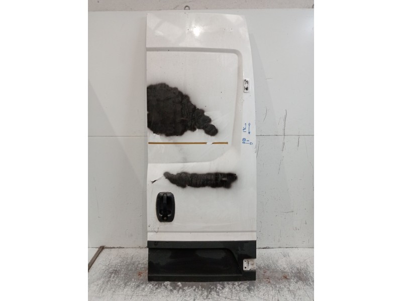 Recambio de puerta trasera derecha para iveco daily vi furgoneta 33s13, 35s13, 35c13 referencia OEM IAM  5P 