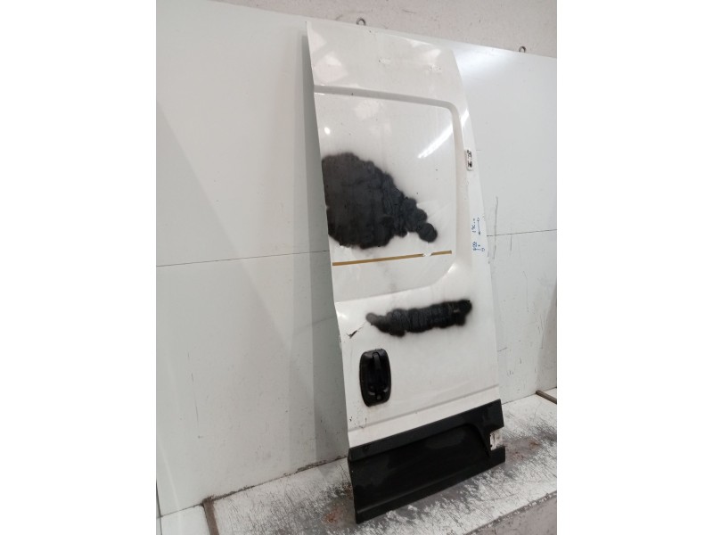 Recambio de puerta trasera derecha para iveco daily vi furgoneta 33s13, 35s13, 35c13 referencia OEM IAM  5P 