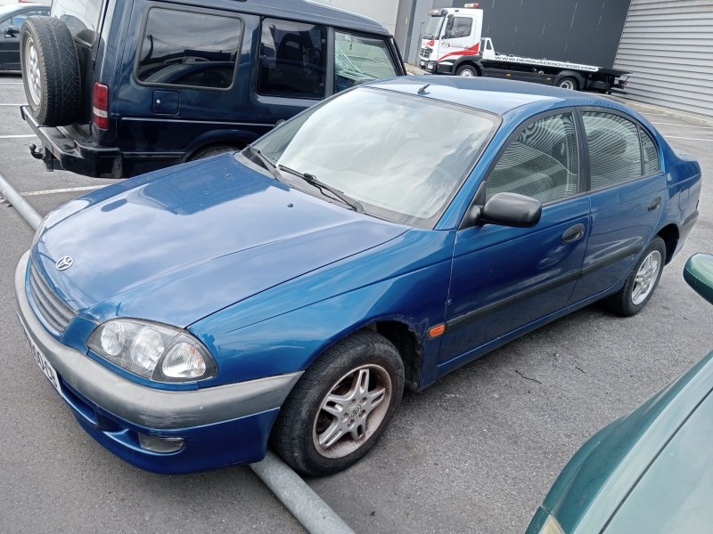 toyota avensis (_t22_) del año 1998