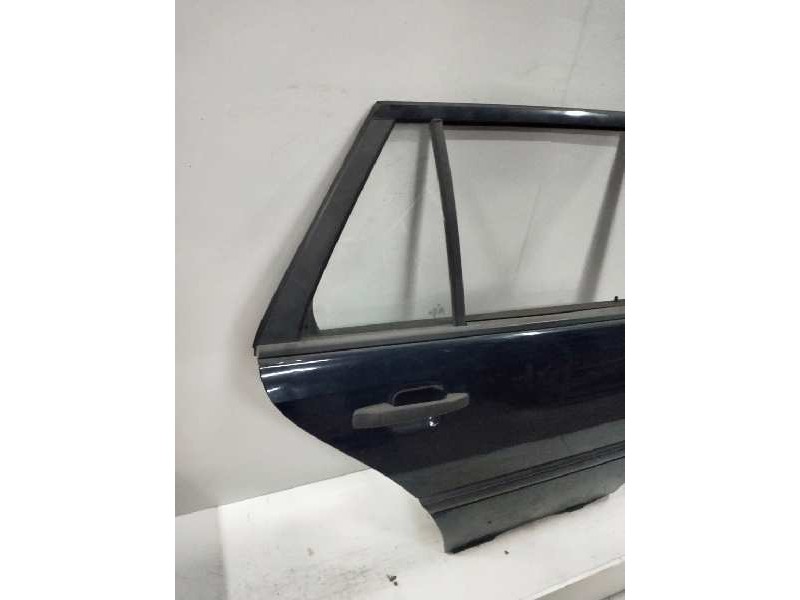 Recambio de puerta trasera derecha para mercedes clase c (w202) familiar 1.8 16v cat referencia OEM IAM    Recambio de puerta trasera derecha para mercedes clase c (w202) familiar 1.8 16v cat referencia OEM IAM