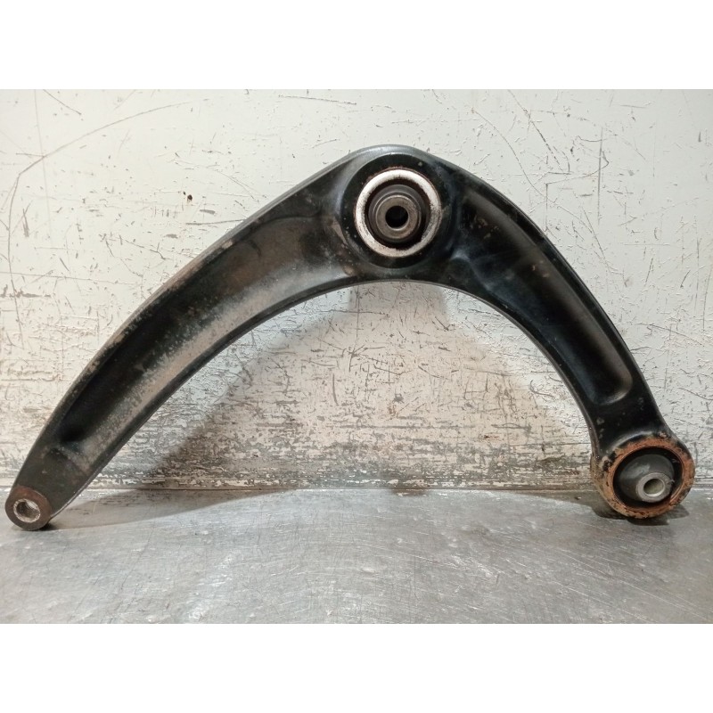 Recambio de brazo suspension inferior delantero derecho para peugeot partner tepee 1.6 hdi 90 referencia OEM IAM 566792  